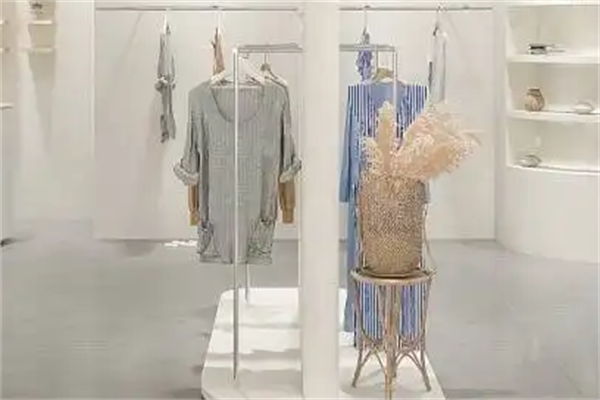 雷鸟服饰