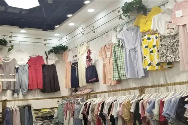 衣品堂服装店
