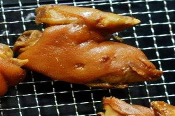 老岳农家猪蹄盛宴