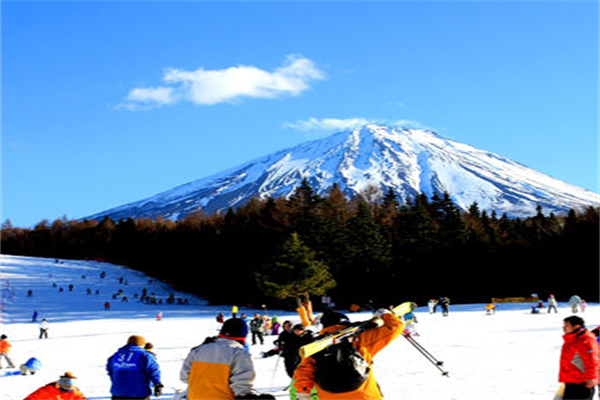 莲花山滑雪场