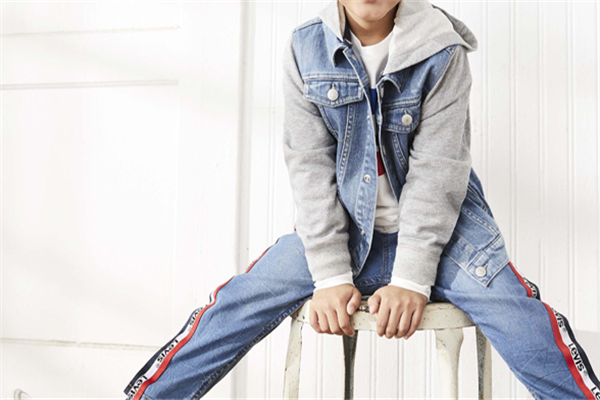 LEVI’S休闲装