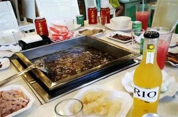 ​傻儿自助火锅