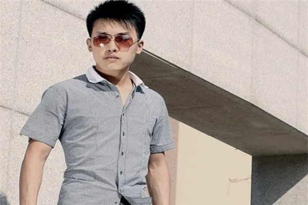 狼人男装