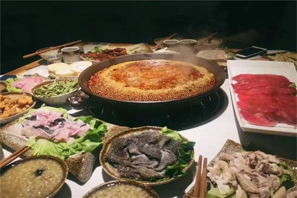 渝炉城思念火锅加盟