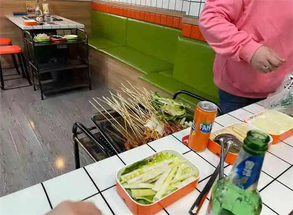 串小宝串串火锅