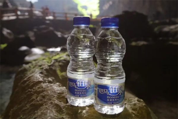 巴马铂泉天然矿泉水