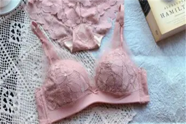 媄禄格内衣