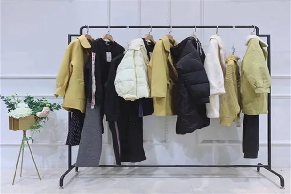 俊秀之家服饰