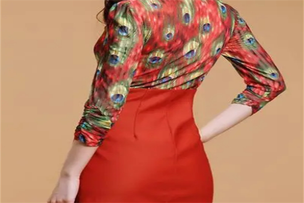 雅拉妮丝女装