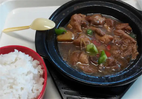 乐乐黄焖鸡米饭