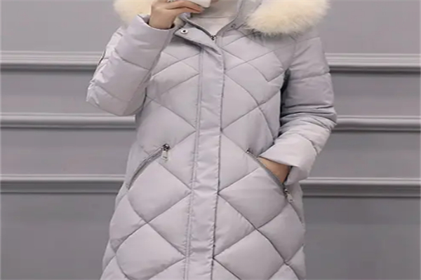 蔓戈女装