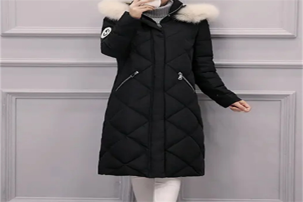 蔓戈女装