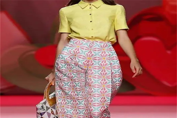 阿德里娜女装