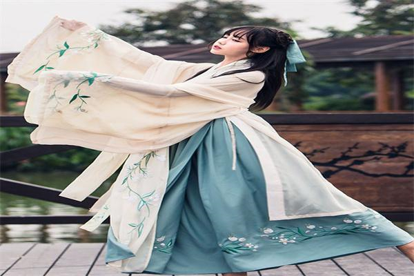 DOVEWhell女装