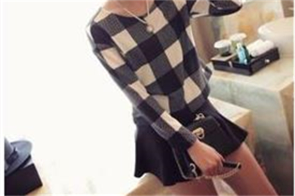 含笑伊人服装