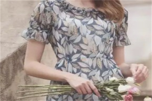 蓝牧服饰