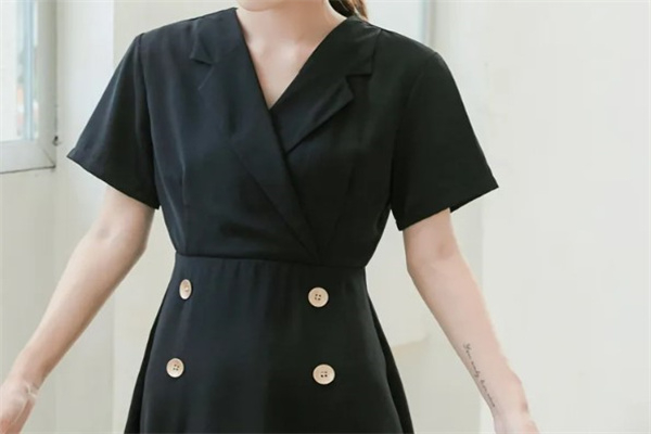 蓝牧服饰