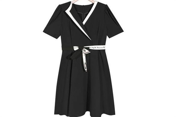 CHIC ELIGERE女装