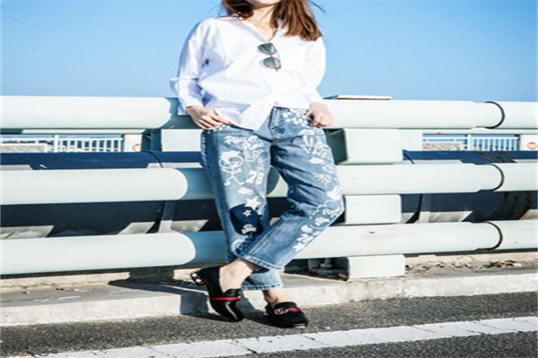 天美华姿女装