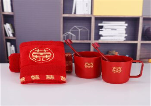 钟爱一生情侣用品