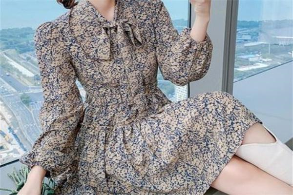 衣本色女装
