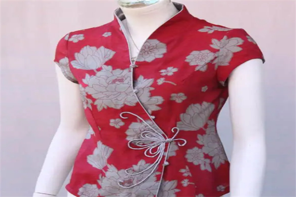 博玺华服