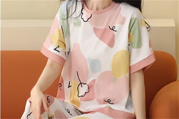 海娜斯顿内衣