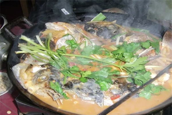 美味鱼头火锅