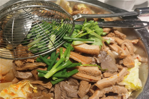 新鲜牛杂火锅店