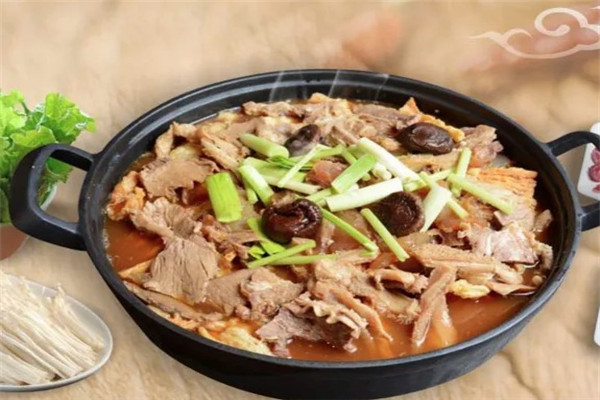 新鲜牛杂火锅店