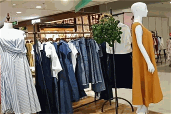 小鸟依人女装