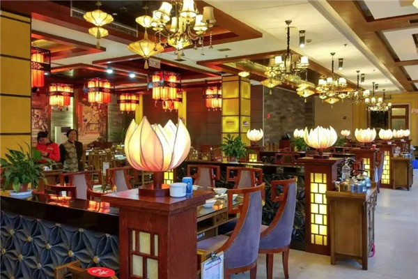荷塘悦色主题火锅店