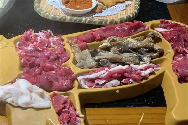 黔岭牛庄鲜牛肉火锅