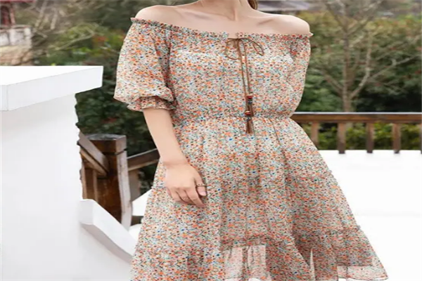 卡诺琳女装