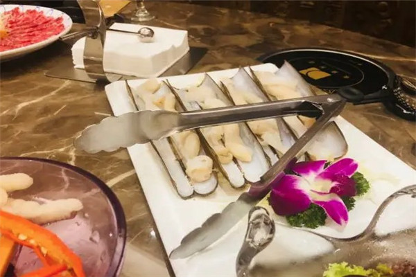 东宝海鲜火锅店