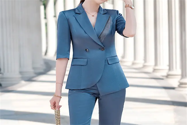 依潮服饰女装