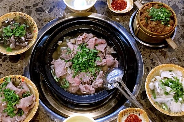 乐山跷脚牛肉火锅