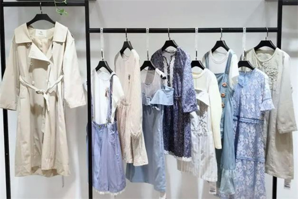 极美致服装店加盟