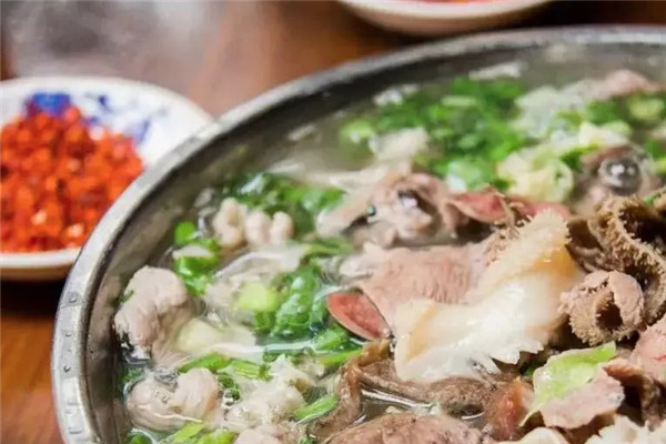 乐山跷脚牛肉火锅