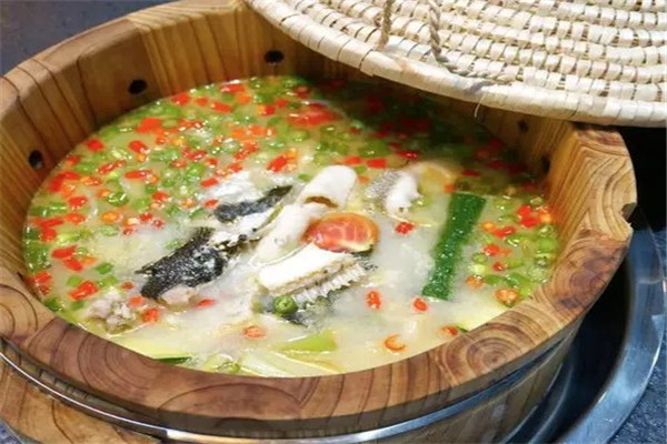 找的木桶鱼火锅