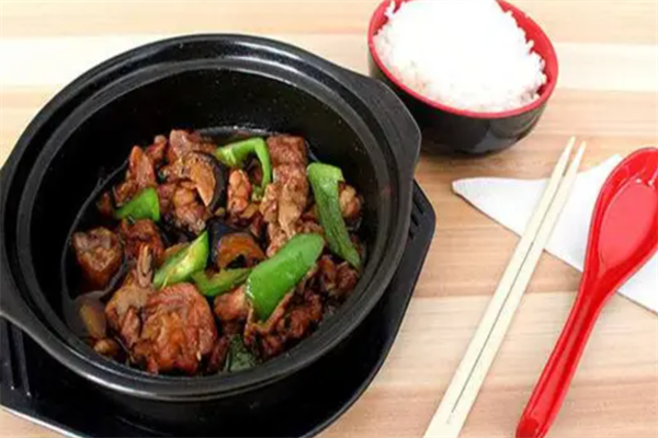 御膳轩黄焖鸡米饭