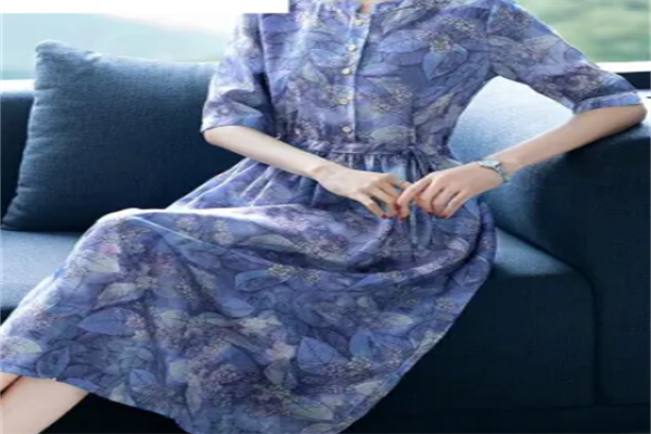 述色女装