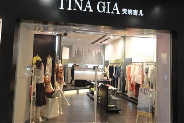 tinagia女装