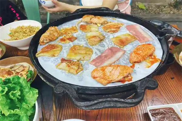 大树下烤肉加盟