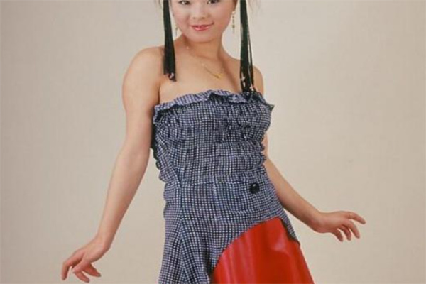 银芬女装加盟