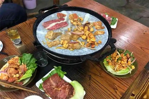 大树下烤肉加盟