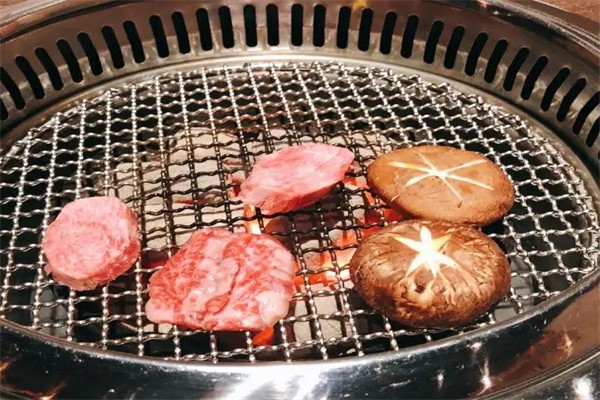 万福碳火烤肉加盟
