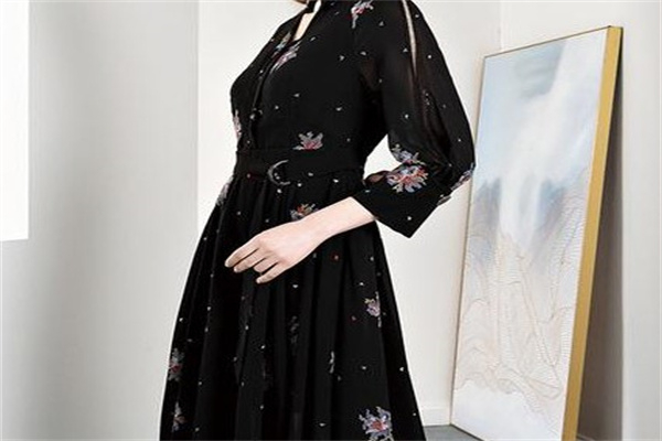 CALLIVON女装