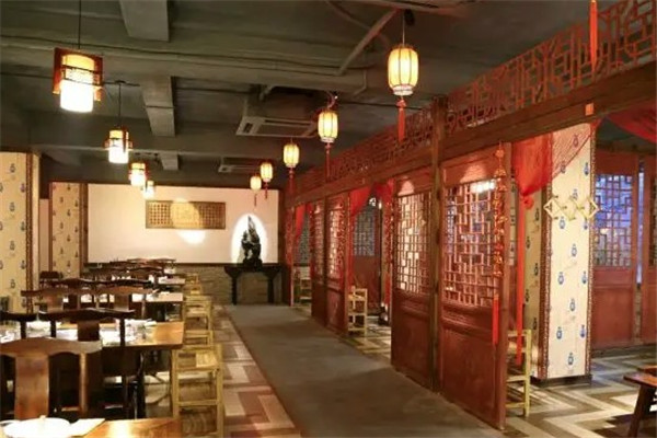 新江南火锅店
