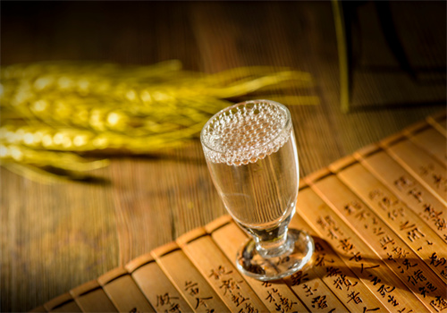 东线白酒